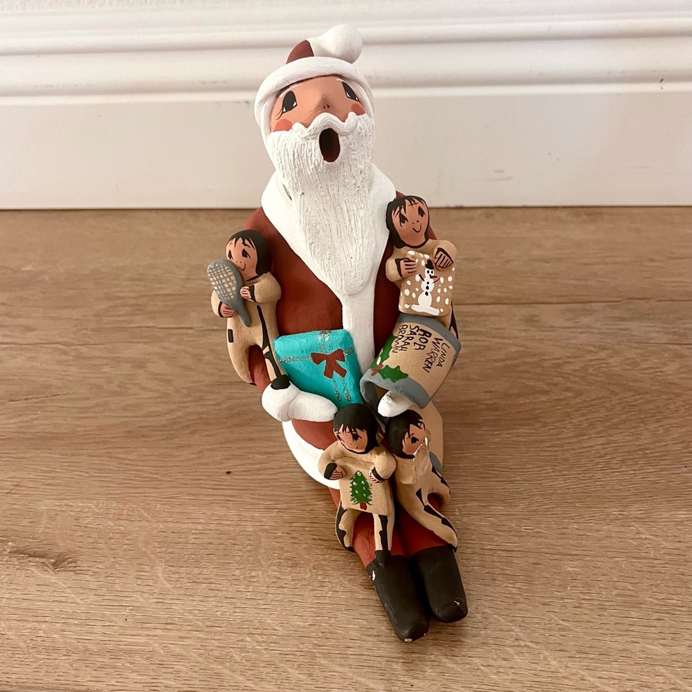 JEMEZ PUEBLO HAND MADE CLAY SANTA STORYTELLER w/FOUR‎ CHILDREN by D Lucero Jemez